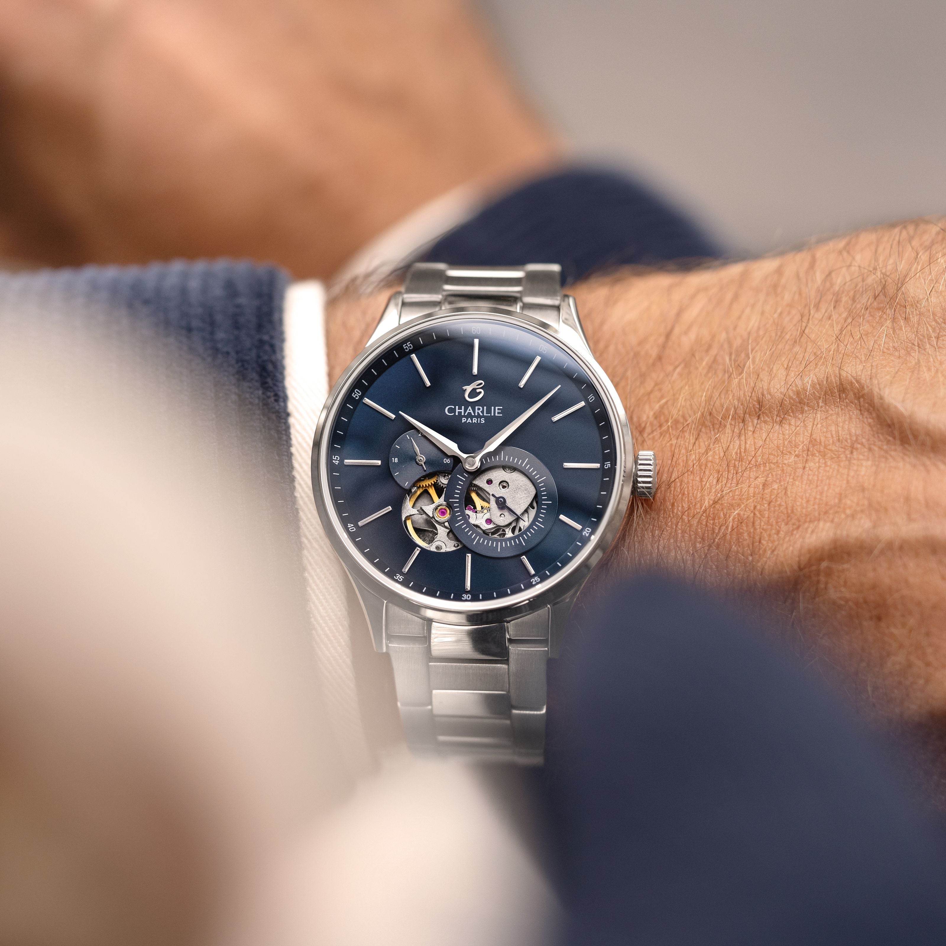 Pourquoi est-il toujours 10h10 sur une montre de présentation ?