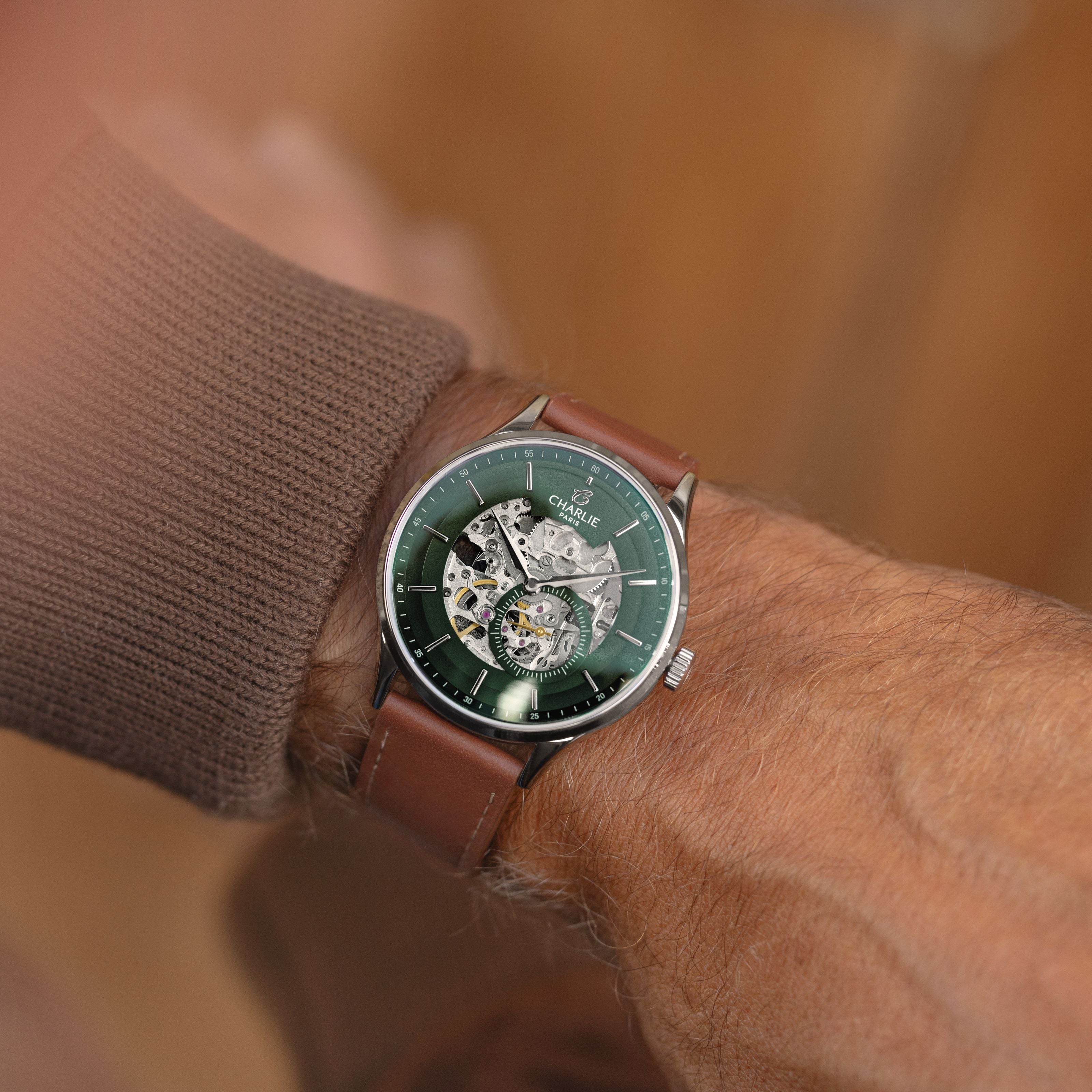 INITIAL - Skeleton - Green