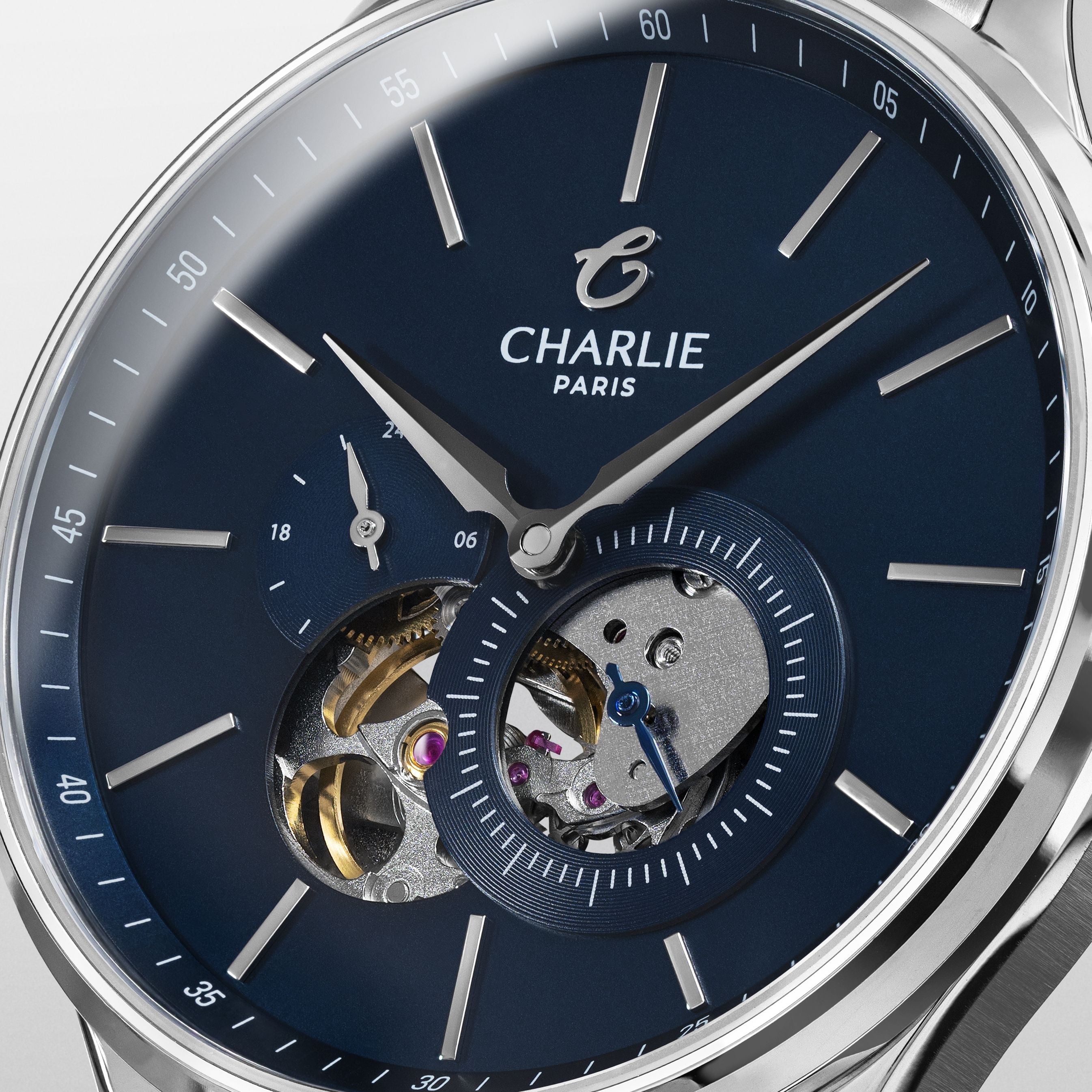 Pourquoi est-il toujours 10h10 sur une montre de présentation ?