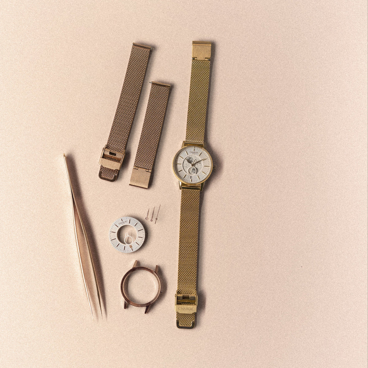 Notre sélection de montres dorées jaunes pour femme : élégance et éclat au poignet