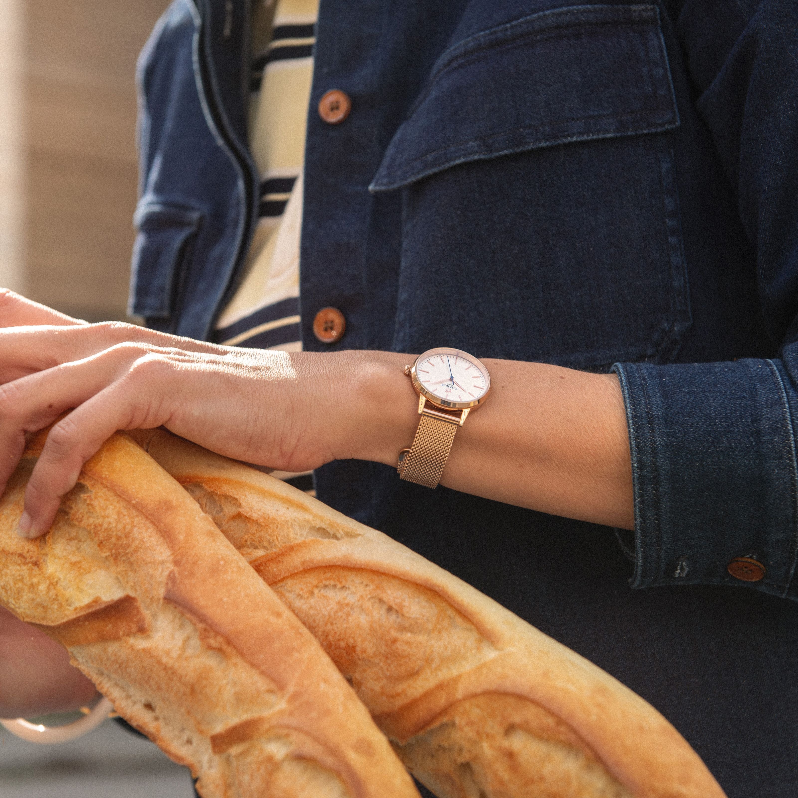 SULLY - Women's slim round quartz watch - Rose gold 30 mm - White