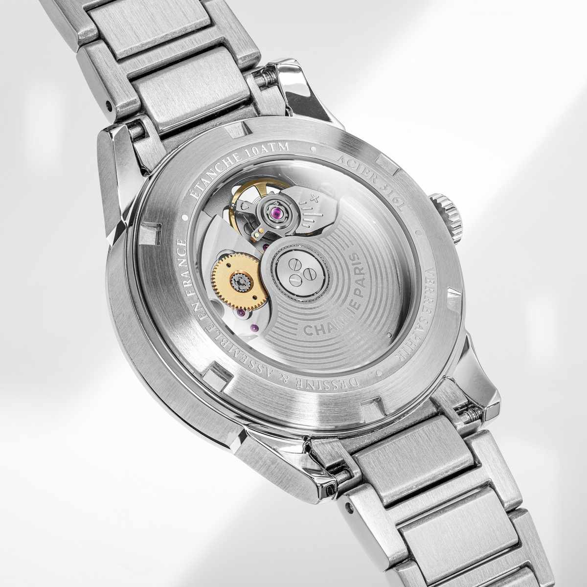 Fond transparent de la montre femme automatique Aurore avec mécanisme visible